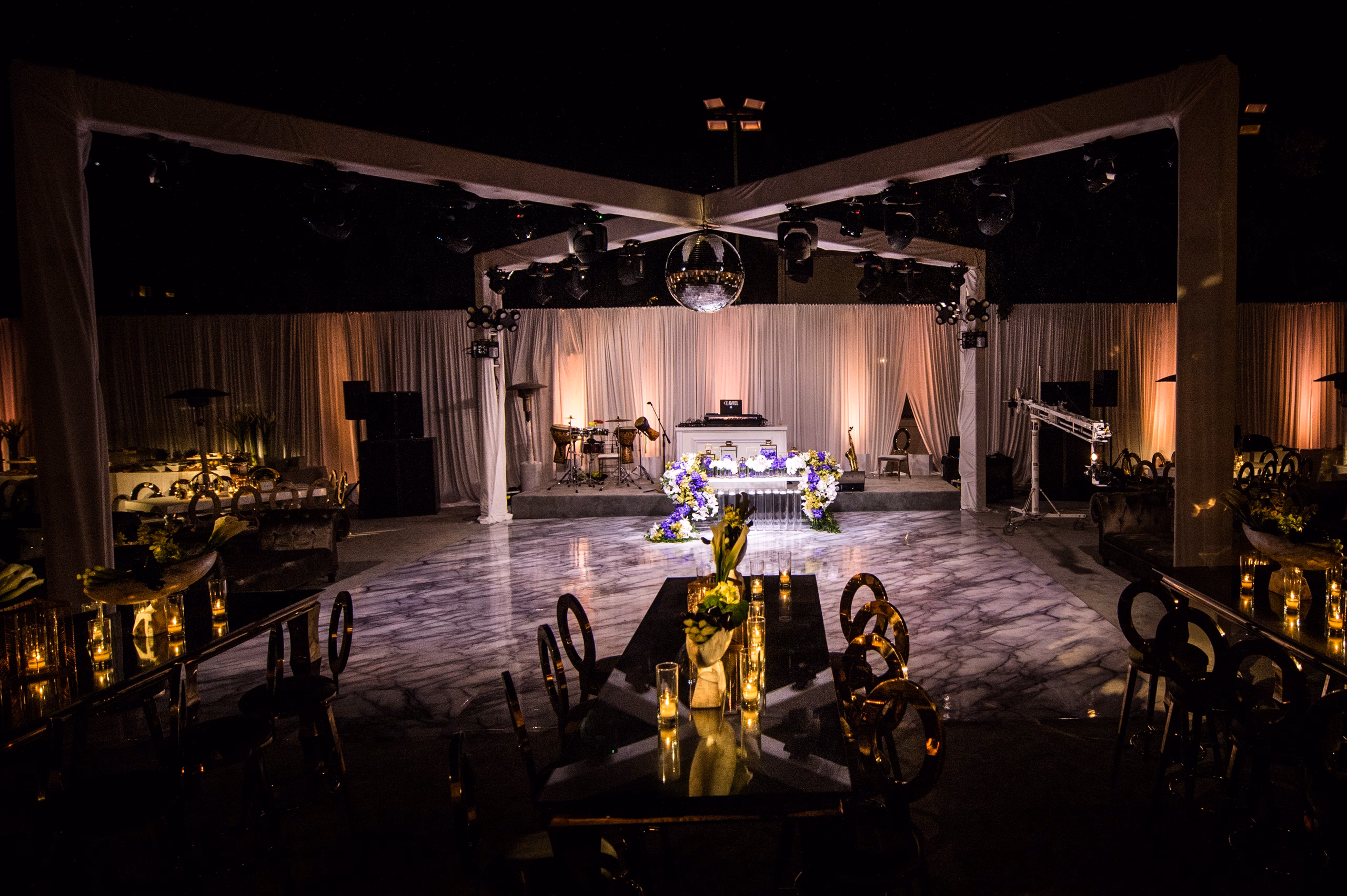 Elegant reception venue with dance floor — Los Angeles