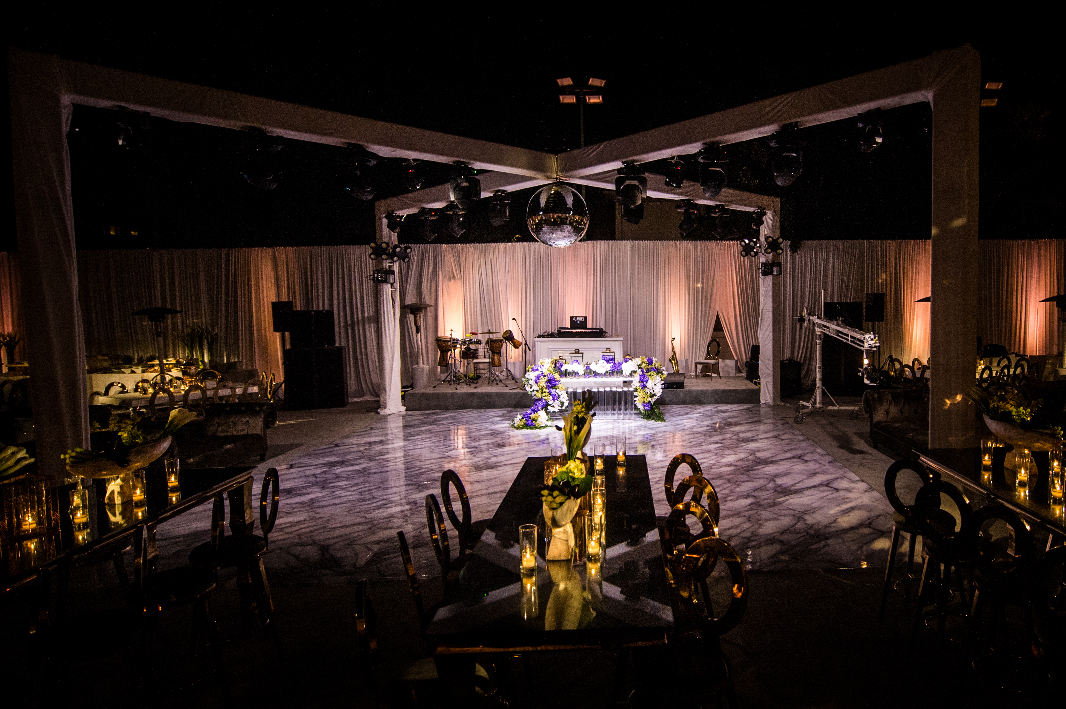 Elegant reception venue with dance floor — Los Angeles