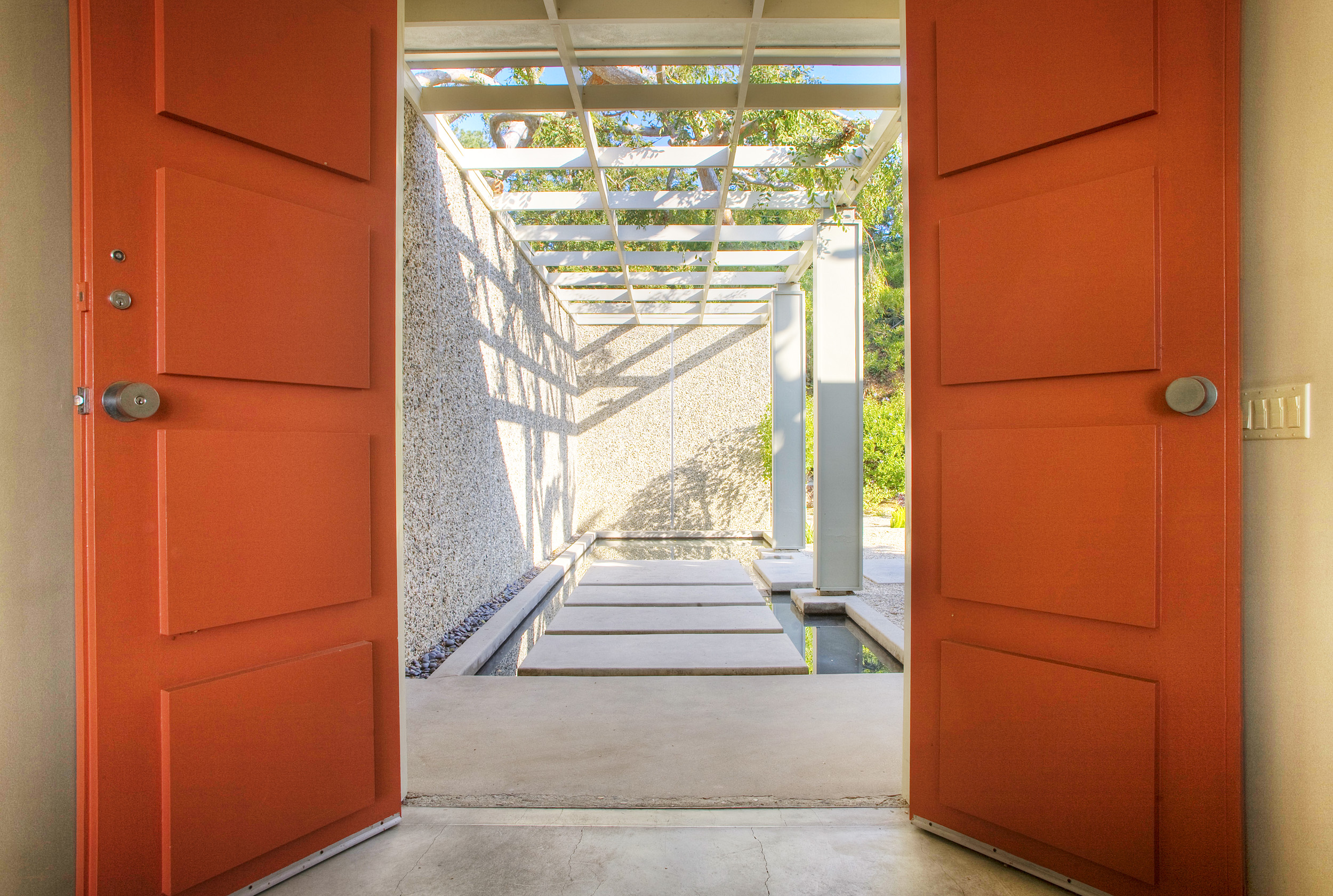 Private estate entrance — Los Angeles
